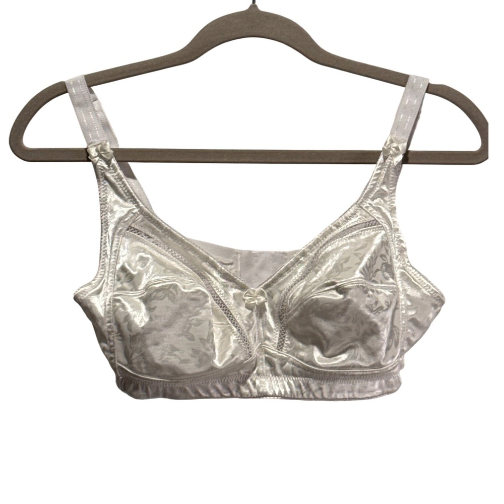 Instant Shaping White Floral Jacquard Wireless Bra Style 1630 Size 38B